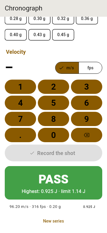 The marshal's chronograph: the velocity keypad, the BB weight and a green "PASS", with the highest energy and the limit.