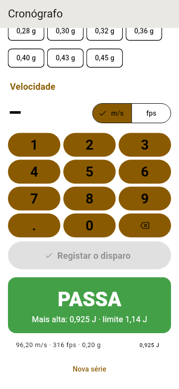 O cronógrafo do marshal: o teclado da velocidade, o peso da BB e um «PASSA» verde, com a energia mais alta e o limite.